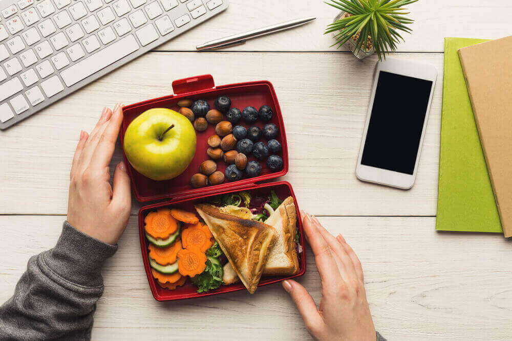 The healthy office snacks guide to satisfy your workday cravings